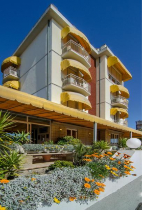 Отель Hotel Alk  Марина Ди Пьетрасанта